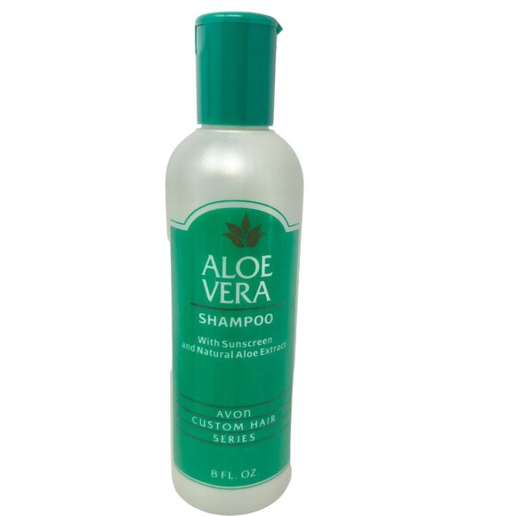 Avon Aloe Vera Shampoo With Sunscreen (2) Bottles 8 fl oz New Old Stock - Picture 2 of 3